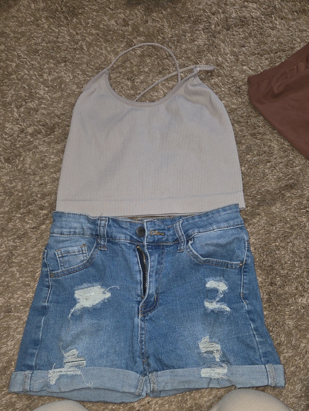 Size 4 Jeans  And Women’s Ribbed Strappy Tank Top — Light Taupe